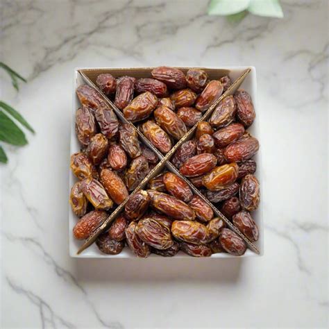 Organic Pitted Medjool Dates Box