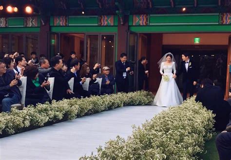 Ada Makna Istimewa Dibalik Pernikahan SongSong Couple - zetizen.com