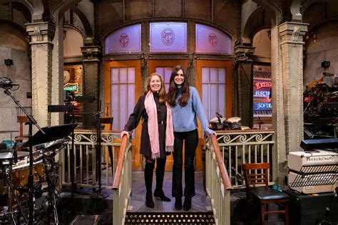 Mother-Daughter SNL Superfans Talk "Surreal" Visit to Studio 8H