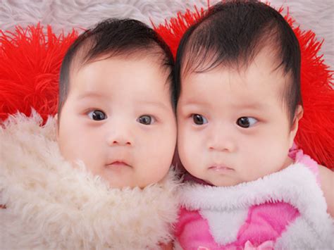 萌宝萌萌哒系列:刚出生的双胞胎宝宝