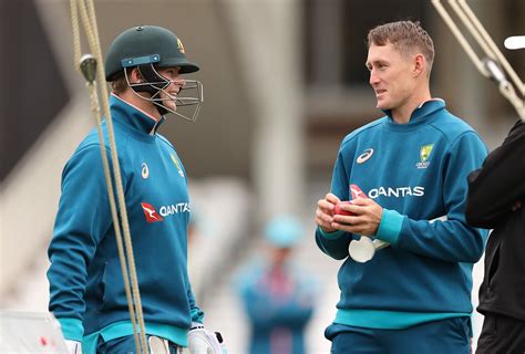 Steven Smith and Marnus Labuschagne have a chat | ESPNcricinfo.com