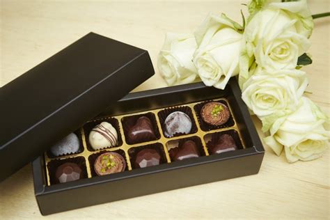 Is Your Anniversary Forthcoming? Want to Gift Something Unique ...