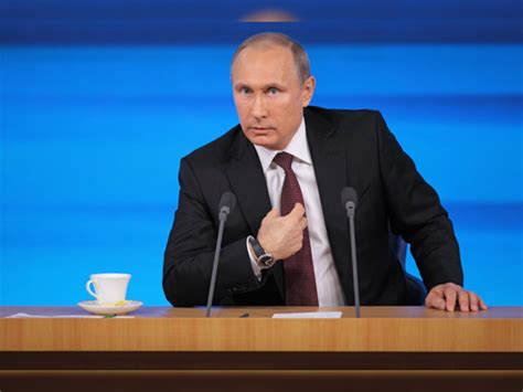 Crisis in Crimea: Vladimir Putin's Strategy Gives Russia the Upper Hand