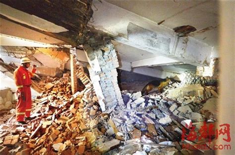 重庆一大厦昨爆破拆除 6秒钟40米高楼倒塌(图)-搜狐新闻