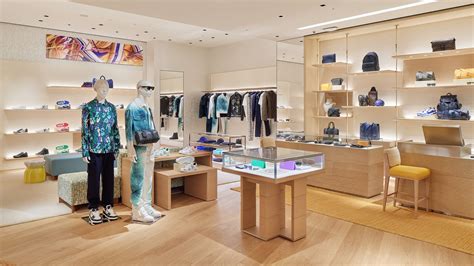 Louis Vuitton Haneda Airport T3 Store in Ota-ku, JAPAN | LOUIS VUITTON
