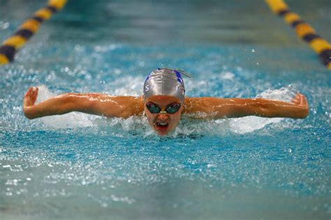 Woodward sisters lead Eagle River swimming team to surprising ...