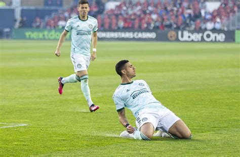 Video: Giorgos Giakoumakis scores fourth goal in as many games for ...