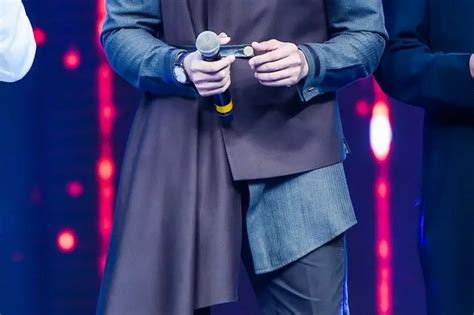 Hrithik Roshan Turns Poet On His Son Hrehaan's Birthday, Encourages ...