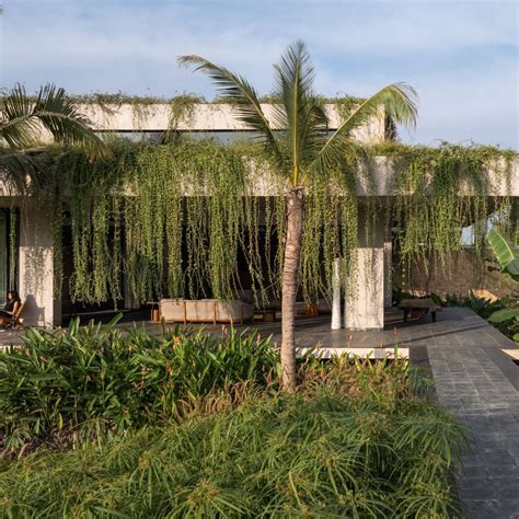 Mukesh Ambani: Inside Antilia, a $2 billion Mumbai mansion ...