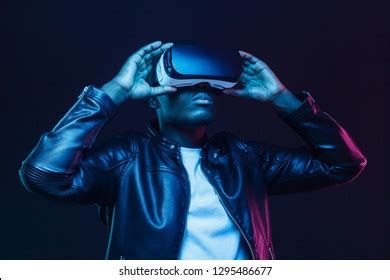 VR Stock Images 的图像结果