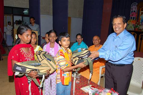 Distribution of Study Materials – Ramakrishna Ashrama: Mangaluru Math