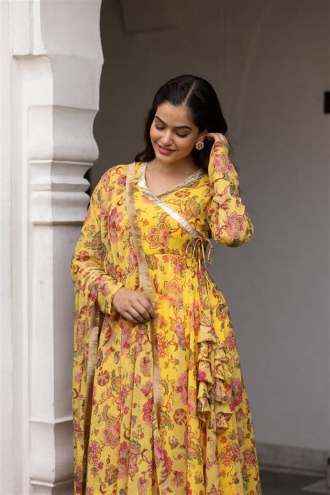 Pehno'Sa Tushti Suit Set – OneWe India