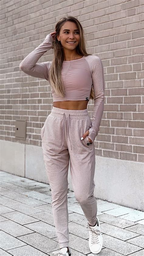 34 Gym Outfits To Crush Your Next Training Session Visit www ...