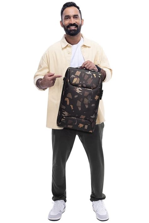 THE CLOWNFISH Multi Functional Water Proof Anti Theft 15.6 inch Laptop ...