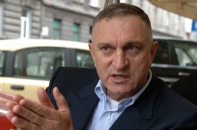 NEMAMO VREMENA ZA GUBLJENJE: Novinarstvo koje od ljudi pravi idiote ...