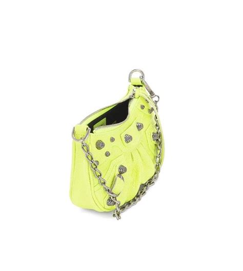 Sara Ali Khan has Balenciaga's newest It-bag of the season in bright ...