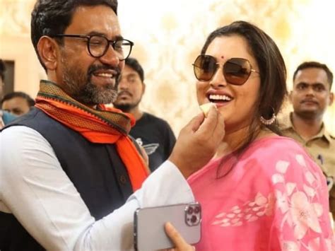 HBD: शादीशुदा एक्टर संग रहती है आम्रपाली के अफेयर की चर्चा, मगर दिल में ...