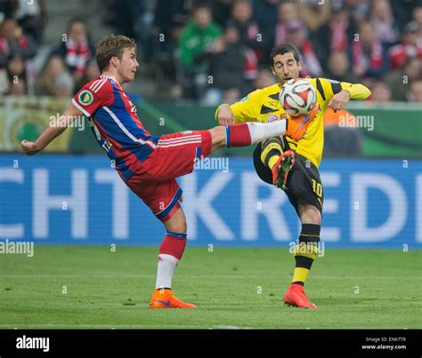 Munich, Germany. 28th April, 2015. Mario GOETZE (FC Bayern) /li. und ...