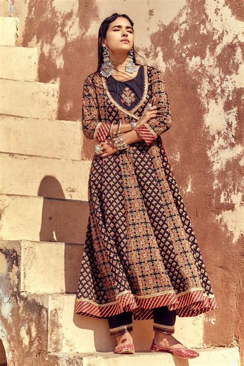 Black Printed Flared Dress – SABHYATA CLOTHING