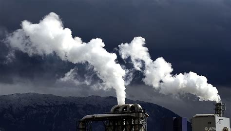 Klima-Blockaden auf Pariser Straße und Londoner Flughafen - UnserTirol24