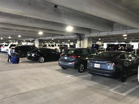 O'Hare Airport - Economy Parking Lot F | Chicago, IL | EV Station