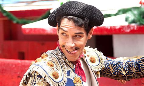 5 Reasons You Should See the Biopic 'Cantinflas' | Fandango