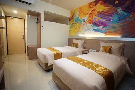 FAUSTINE HOTEL (Semarang) - Motel Reviews, Photos, Rate Comparison ...