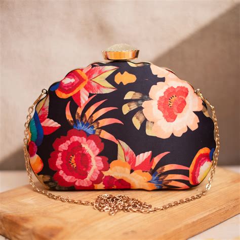 Artklim Black Floral Printed Clutch