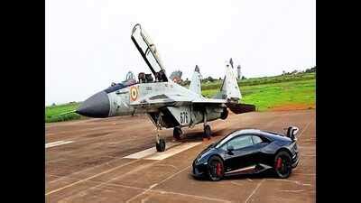 MiG-29K squares off against Italian supercar in drag race at Goa ...