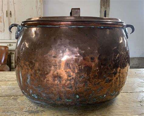 ANTIQUE COPPER COOKING POT
