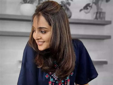 Manju Warrier does a short rendition of her song, Kim Kim | Tamil Movie ...