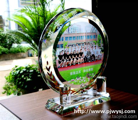 毕业季礼物要什么最新素材