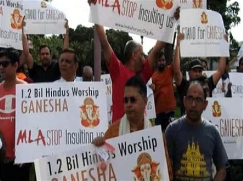 ऑस्ट्रेलियाः भगवान गणेश के अपमान के खिलाफ प्रर्दशन में खिलाए लड्डू ...