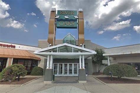 Security guard fatally shot at Calumet City mall - Chicago Sun-Times