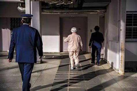 日本老年人主动犯罪蹲号子 原因令人无言以对|养老|监狱|囚犯_新浪新闻