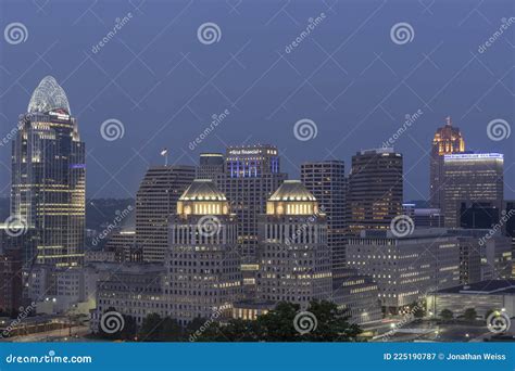 Cincinnati Skyline with the Great American Tower, First Financial ...