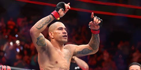 Legendary Boxing Trainer Compares UFC's Alex Pereira to Mike Tyson