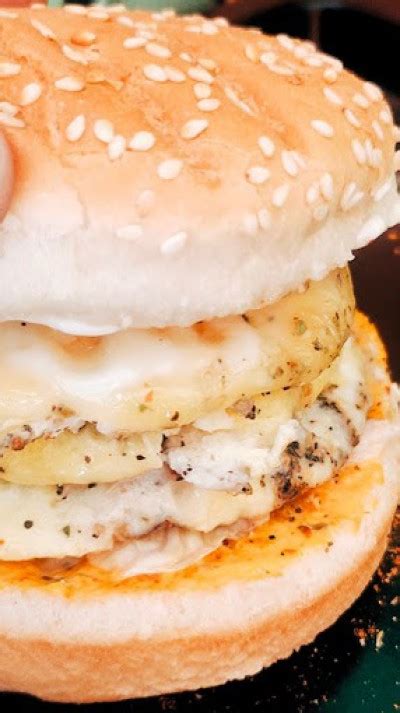 Buy Burger Online at Best Prices at Poko Pan Pizza in Dehradun - Geteasily