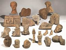 antichi vasi funebri importante collezione di sculture templari asta reperti antichi vasi funebri importante collezione di sculture templari asta reperti