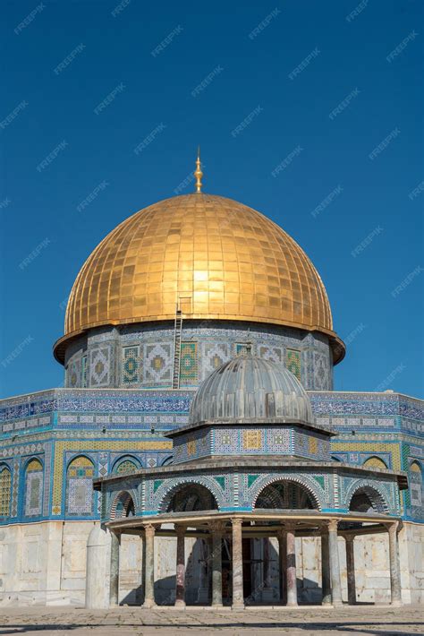 Premium Photo | Dome of the rock jerusalem israel the place is sacred for muslims christians and ...