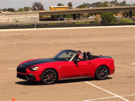 2017 Fiat 124 Spider first drive review