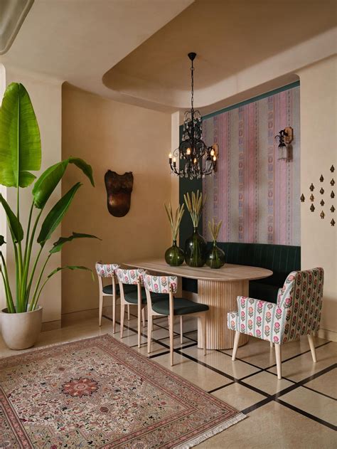 This set designer’s New Delhi home evokes the magic of the movies ...