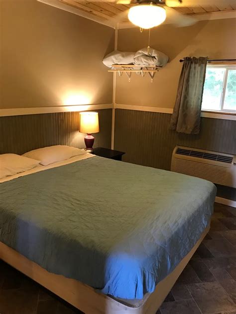 TANGLEWOOD LODGE (Rogers) - Lodge Reviews & Photos - Tripadvisor