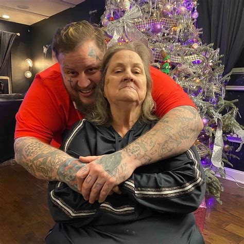 Sad news: 30 minutes ago, Jelly Roll announced shocking news about his beloved mother, who is ...