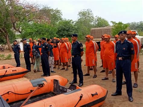 5 NDRF teams leave Vadodara to be deployed in Rajkot, Surat and ...