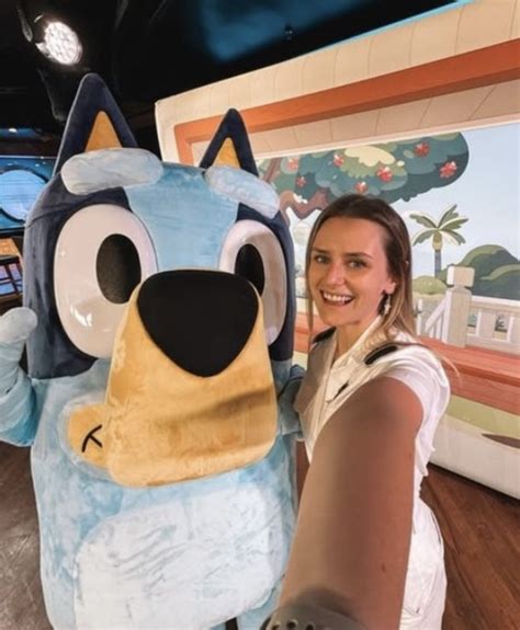 It's Official! BLUEY Has Made Her Disney Character Meet and Greet Debut ...