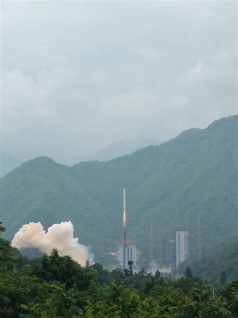 一箭双星 中国成功发射高分九号04星和清华科学卫星 - 国内动态 - 华声新闻 - 华声在线