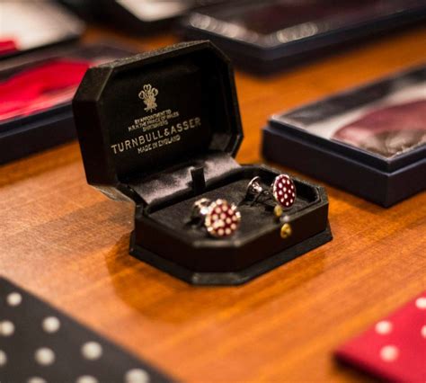 Business Suit Back Accessories 的图像结果