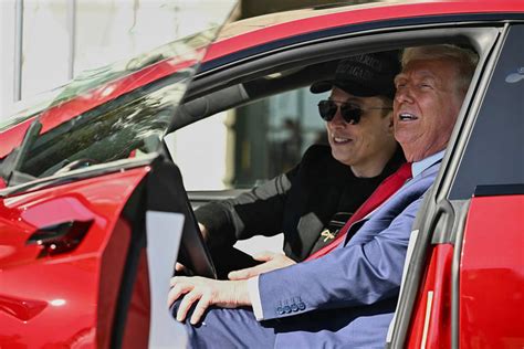 Trump selects new Tesla on White House driveway to show support for ...