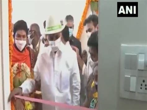 Telangana CM loses cool, pulls out ribbon at inauguration site
